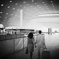 郑州机场T2商业咨询:郑州机场正在建造将于2016年1月1日启用的第二航站楼。问答咨询是由ICF领衔的商业咨询团队成员。我们的任务是协助机场最大化和合理化其商业项目。过往两年以来,我们成功协助机场对原有设计的商业平面和空间布局进行了重大调整,使其成为一个具有动感和有趣的空间,商业区核心有两个购物消费广场,各种零售餐饮业态有机结合。我们还协助业主进行了销售和租金测算以及进行招商和运营商评标工作。 郑州机场T2商业咨询:郑州机场正在建造将于2016年1月1日启用的第二航站楼。问答咨询是由ICF领衔的商业咨询团队成员。我们的任务是协助机场最大化和合理化其商业项目。过往两年以来,我们成功协助机场对原有设计的商业平面和空间布局进行了重大调整,使其成为一个具有动感和有趣的空间,商业区核心有两个购物消费广场,各种零售餐饮业态有机结合。我们还协助业主进行了销售和租金测算以及进行招商和运营商评标工作。