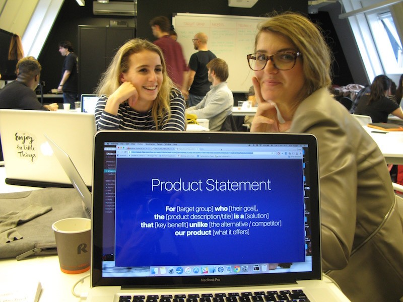 Student Marina (right) of The App academy, de school voor app programming, works on an app idea. Student Marina (right) of The App academy, de school voor app programming, works on an app idea.