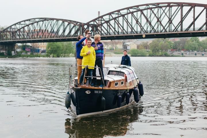 roadshow promo akce guerilla marketing akce nápady loď pronájem náplavka roadshow promo akce guerilla marketing akce nápady loď pronájem náplavka