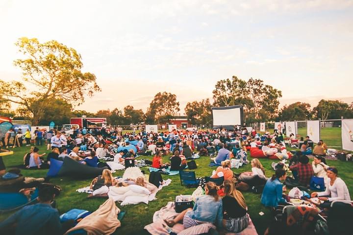 roadshow veletrh promo akce guerilla marketing akce nápady letní kino film promítání piknik roadshow veletrh promo akce guerilla marketing akce nápady letní kino film promítání piknik