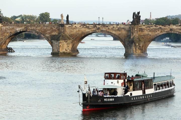 firemní akce večírek vánoční výročí oslava výroční setkání netradiční prostor místo loď soukromá plavba pronájem Praha Vltava firemní akce večírek vánoční výročí oslava výroční setkání netradiční prostor místo loď soukromá plavba pronájem Praha Vltava