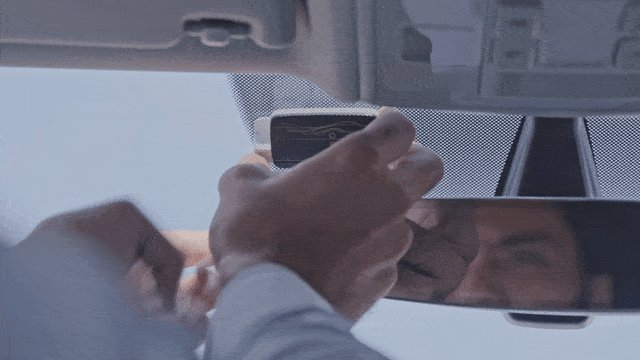 Fixez le Télépéage au pare-brise Fixez le Télépéage au pare-brise