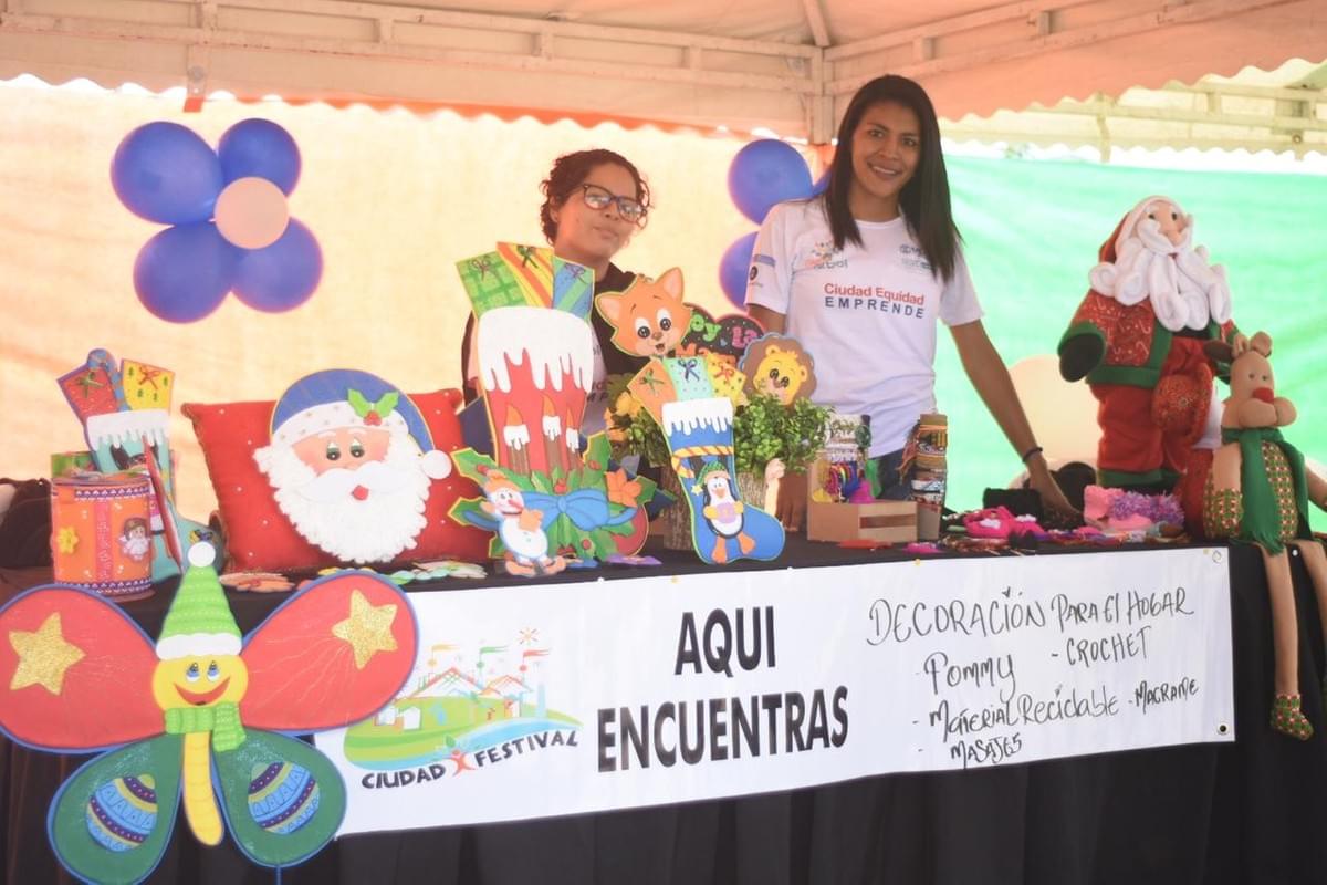 Nuestras emprendedoras del proyecto "Ciudad Equidad emprende genera confianza y mejora la convivencia en Santa Marta". Foto: FCA. Nuestras emprendedoras del proyecto "Ciudad Equidad emprende genera confianza y mejora la convivencia en Santa Marta". Foto: FCA.