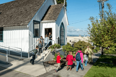 A school field trip visit to St Peter's Church, Tacoma, 2015 A school field trip visit to St Peter's Church, Tacoma, 2015