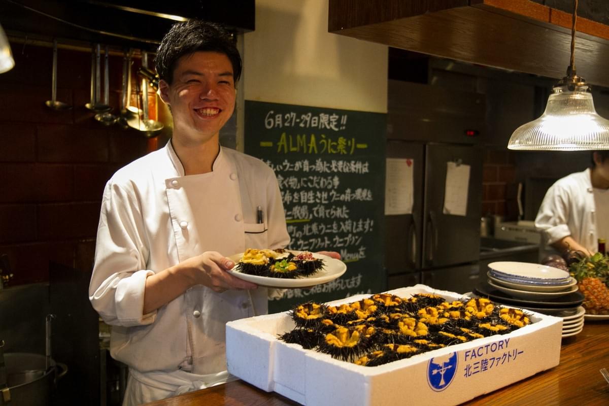 ALMA 佐藤シェフ+ウニ料理+北三陸ファクトリーの4年モノのウニ ALMA 佐藤シェフ+ウニ料理+北三陸ファクトリーの4年モノのウニ