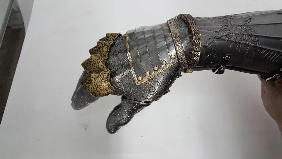Gauntlet - Odyssey Studios model making, prothestics, props and more Gauntlet - Odyssey Studios model making, prothestics, props and more