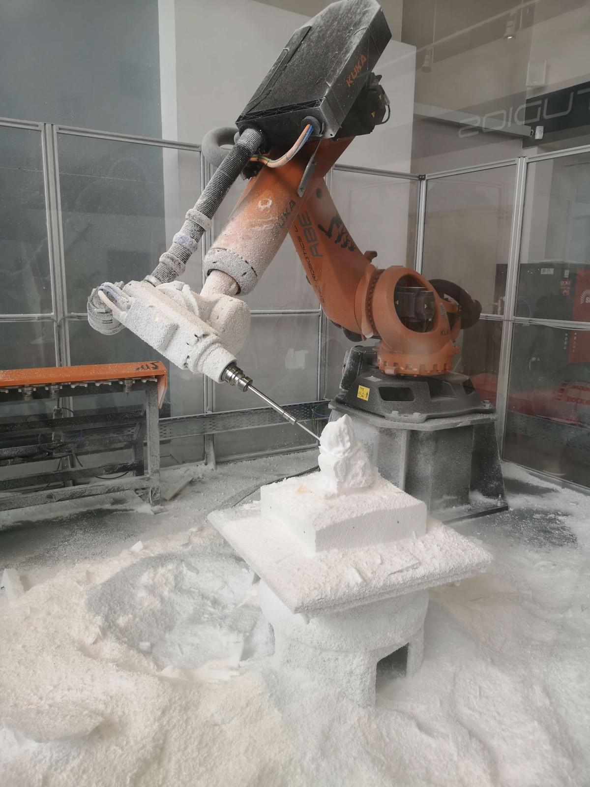 KUKA KR210 Robot at Odyssey Studios. 7 - Axis CNC Milling KUKA KR210 Robot at Odyssey Studios. 7 - Axis CNC Milling