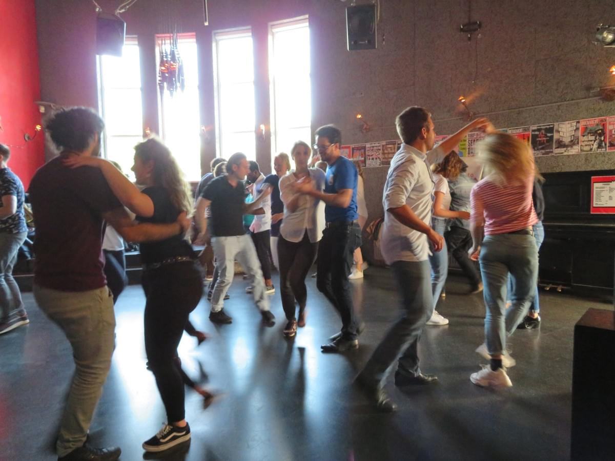 Groepslessen Cubaanse salsa @ Volta Groepslessen Cubaanse salsa @ Volta