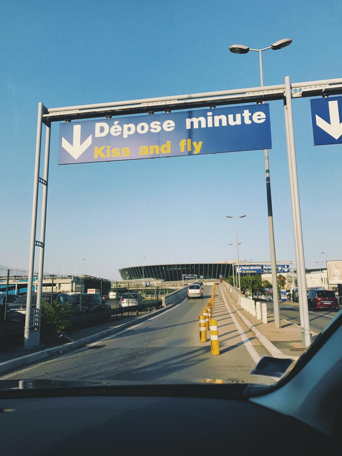Nice airport "Kiss and Fly" drop off lane Nice airport "Kiss and Fly" drop off lane