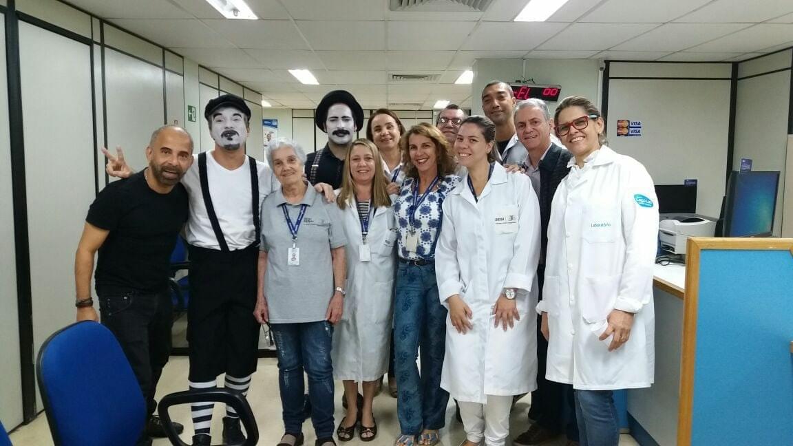 Intervenção cênica sobre hidratação Intervenção cênica sobre hidratação