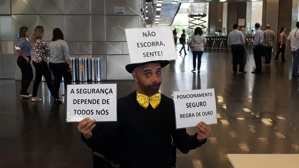 Intervenção cênica sobre segurança na Petrobras Intervenção cênica sobre segurança na Petrobras
