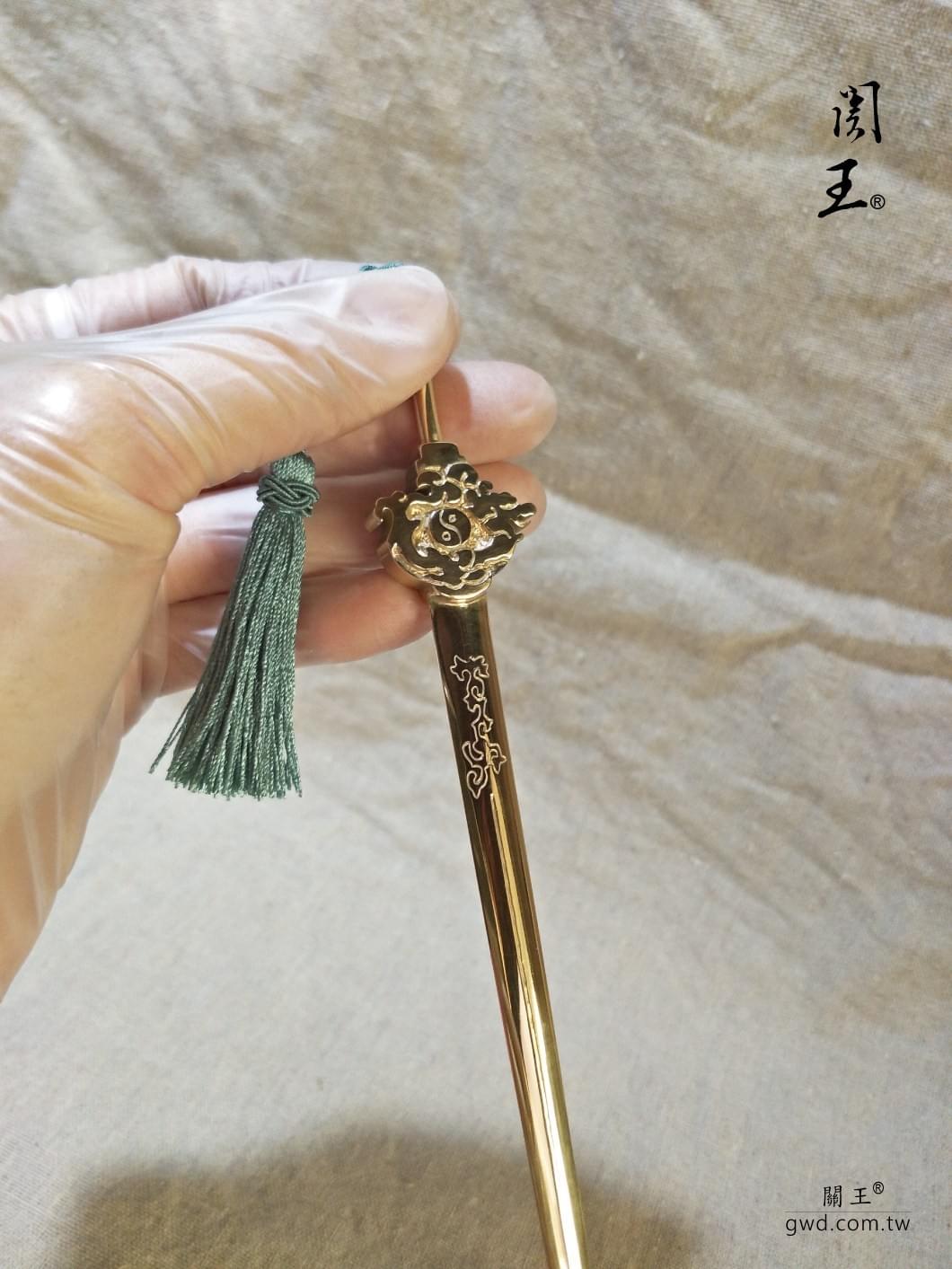 銅器浮雕藝術品,關平天尊法器,南天聖王建廟法寶,鎮廟之寶,神明劍,銅劍訂製,銅器鑄造廠,銅劍手工創作,神仙神明武器,神像劍,神明金屬劍,建廟法寶,古兵器 銅器浮雕藝術品,關平天尊法器,南天聖王建廟法寶,鎮廟之寶,神明劍,銅劍訂製,銅器鑄造廠,銅劍手工創作,神仙神明武器,神像劍,神明金屬劍,建廟法寶,古兵器