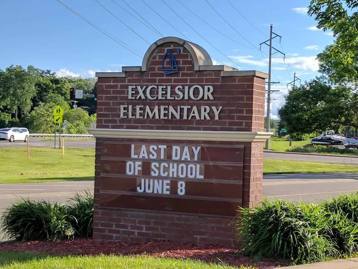 Elementary School in Excelsior Elementary School in Excelsior
