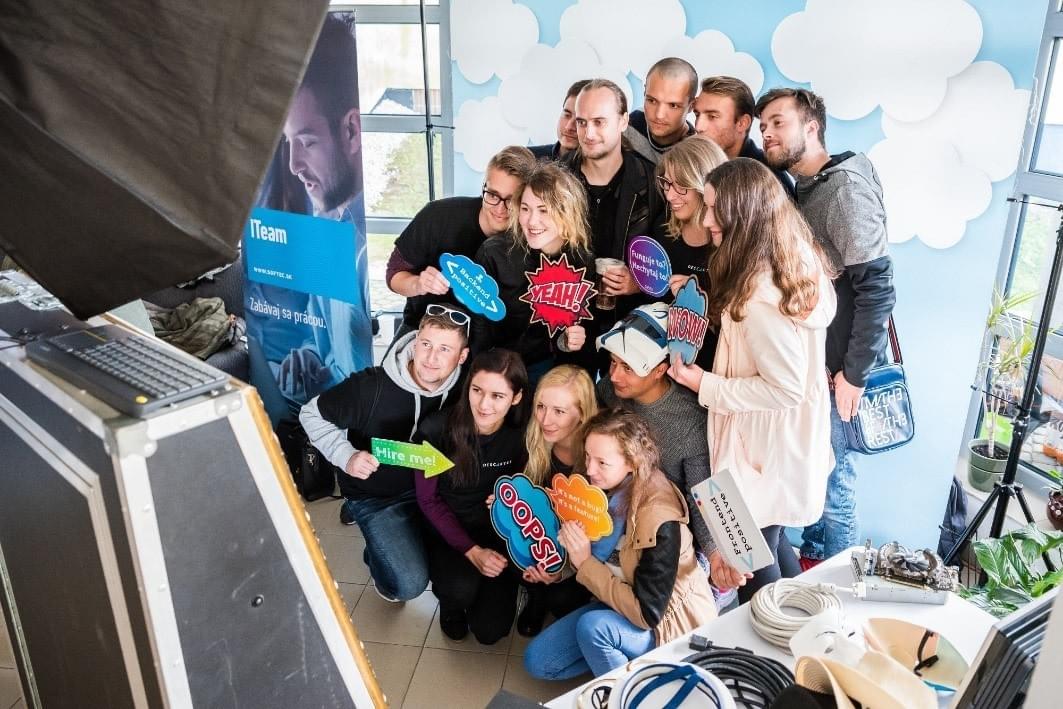 Foto zrkadlo od spoločnosti SOFTEC malo u študentov veľký úspech Foto zrkadlo od spoločnosti SOFTEC malo u študentov veľký úspech