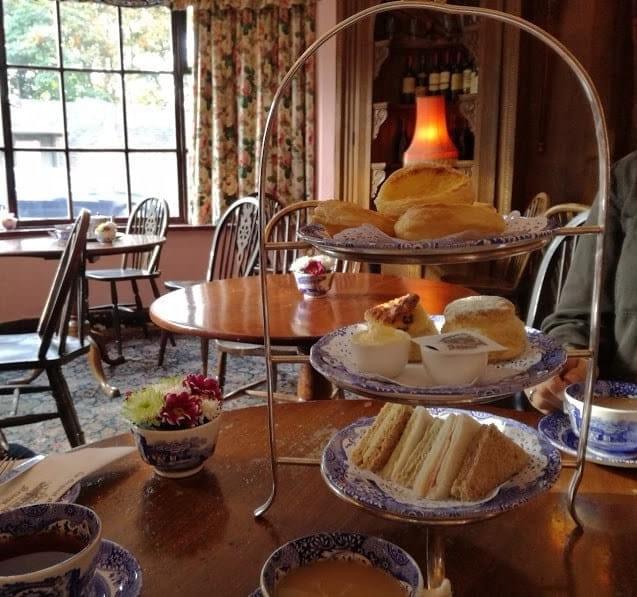 Stellavoce 高島まきのブログ。イギリス旅行記、有名なお菓子メイズ・オブ・オナー元祖のお店、Newens。 Stellavoce 高島まきのブログ。イギリス旅行記、有名なお菓子メイズ・オブ・オナー元祖のお店、Newens。
