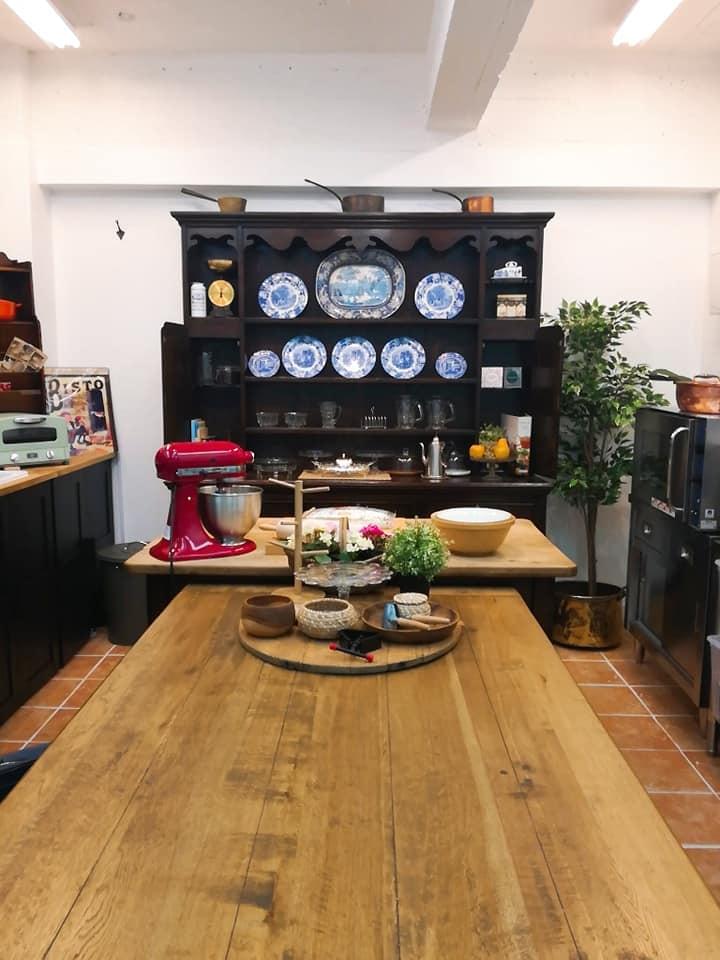 イギリス英語発音スクール Stellavoce 会場 @ 英国アンティーク家具 KENT STORE (ケントストア) イギリス英語発音スクール Stellavoce 会場 @ 英国アンティーク家具 KENT STORE (ケントストア)