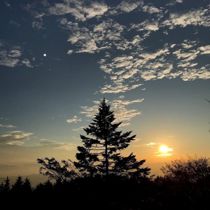 沈みゆく夕日 沈みゆく夕日