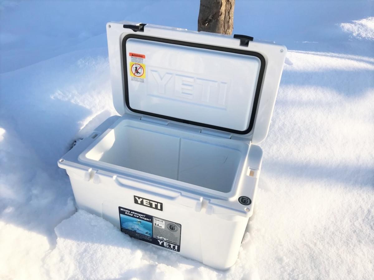 YETIクーラーボックス 厚い断熱材 YETIクーラーボックス 厚い断熱材