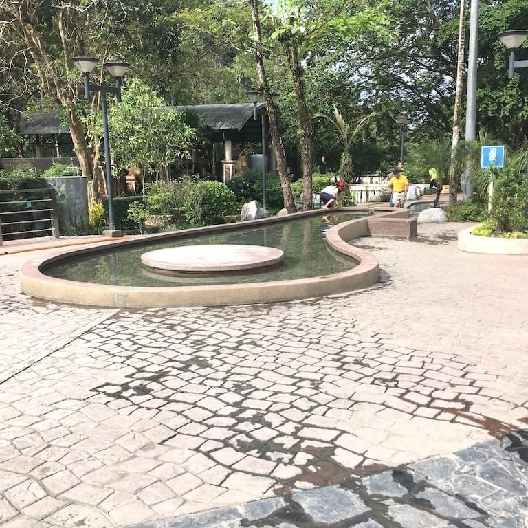 ラクサワーリン温泉 足湯 ラクサワーリン温泉 足湯