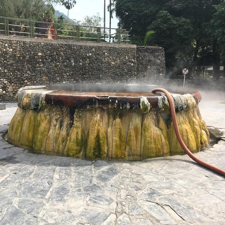 ラクサワーリン温泉 源泉 ラクサワーリン温泉 源泉