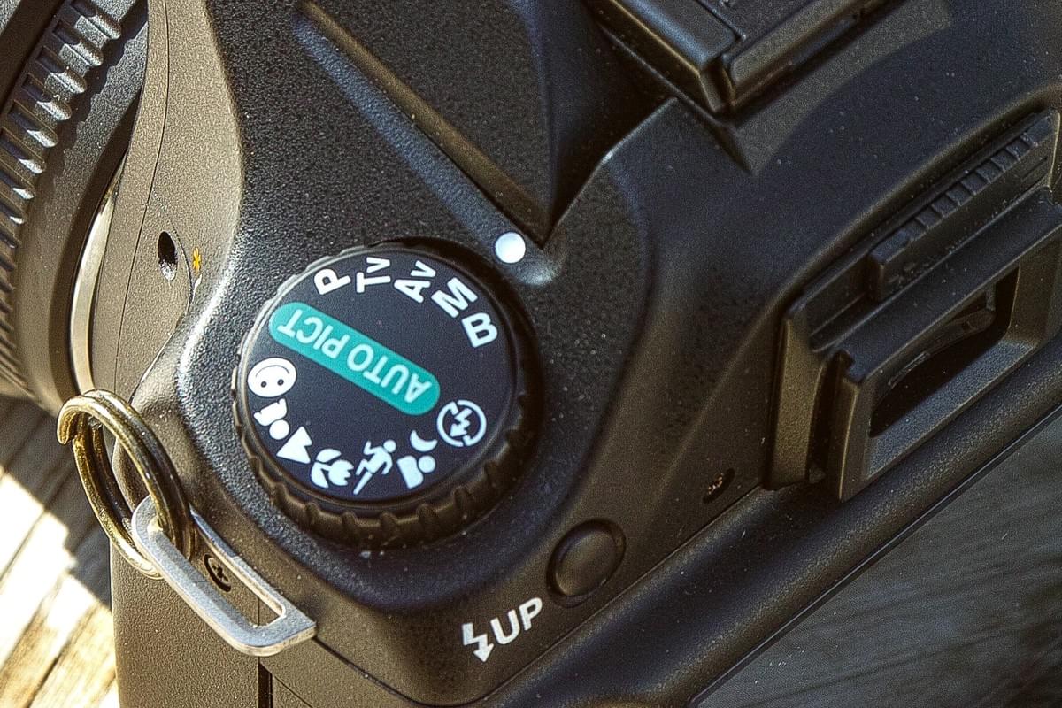 PENTAX *ist DS2 本体上部 PENTAX *ist DS2 本体上部