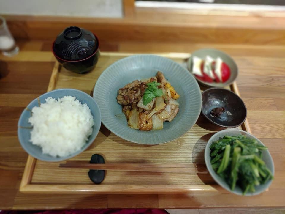 大安區│泔米食堂│只出一道餐的無菜單料理:當天的套餐,鳳梨香料豬肉片,真好吃 大安區│泔米食堂│只出一道餐的無菜單料理:當天的套餐,鳳梨香料豬肉片,真好吃