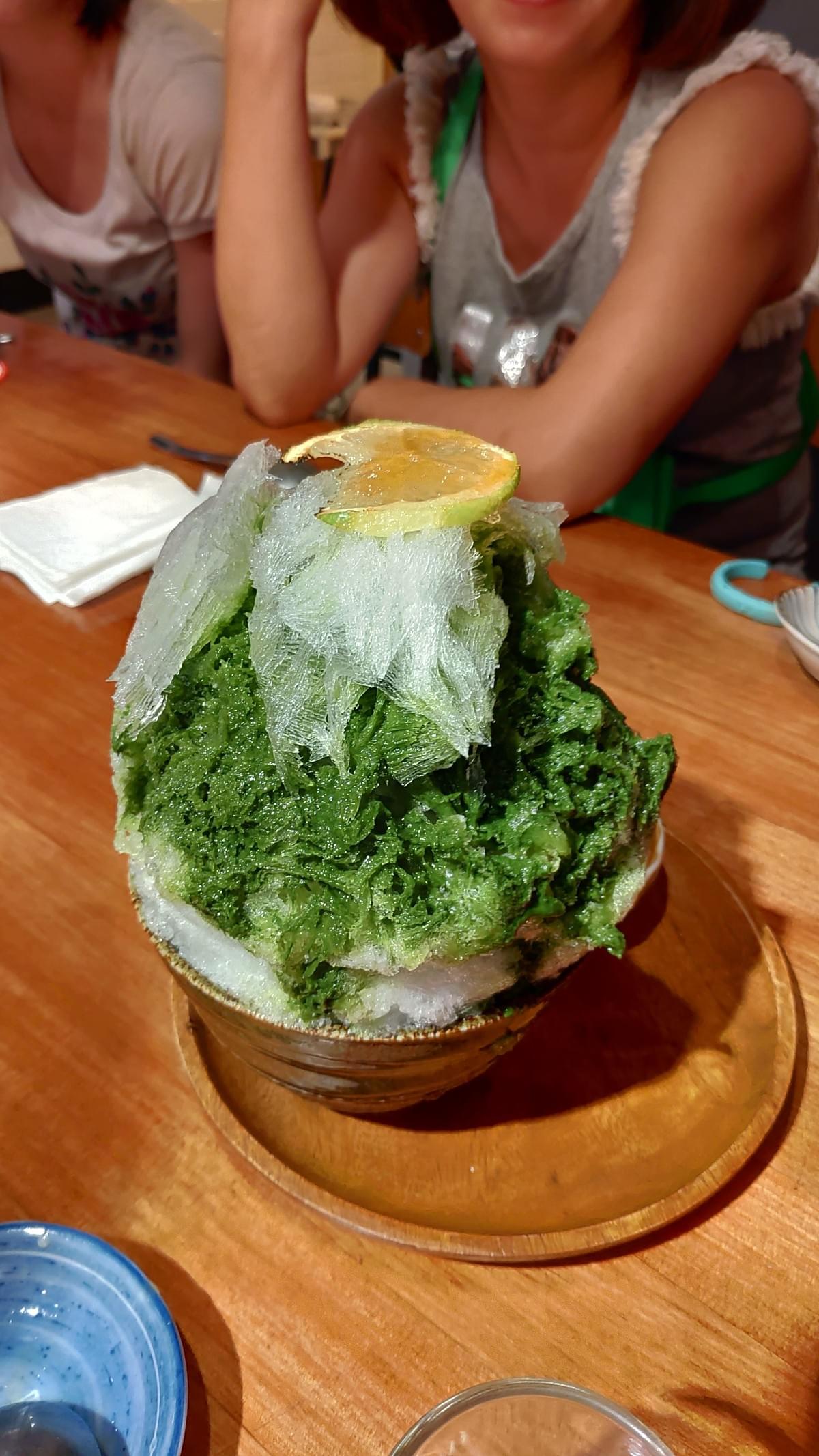 酸酸檸檬抹茶冰(160元) 酸酸檸檬抹茶冰(160元)