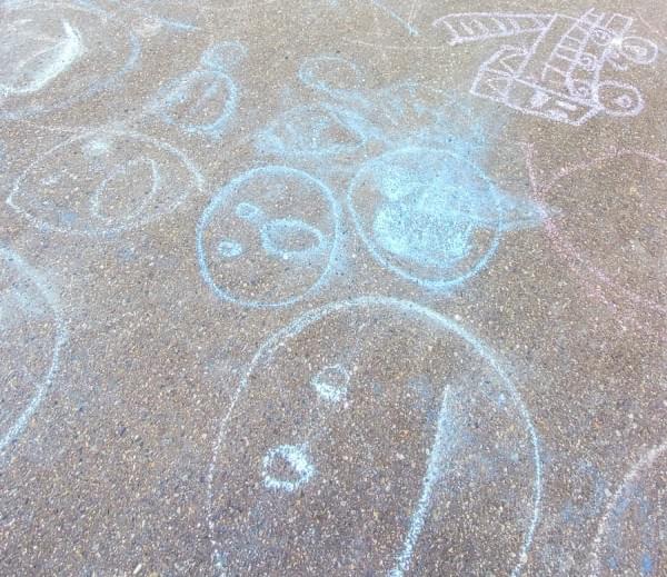 Chalk Art (cc) Graem Xavier Rosko and Dena Michele Rosko. 2021. Chalk Art (cc) Graem Xavier Rosko and Dena Michele Rosko. 2021.