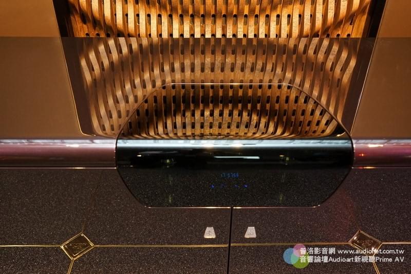 ▲擴大機與訊源都藏在裡面。 ▲擴大機與訊源都藏在裡面。