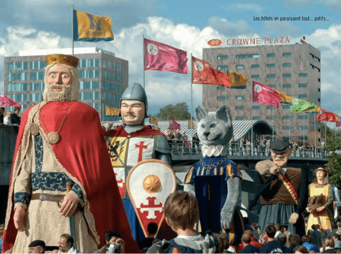 Lille 2004 Le défilé des 230 Géants hauts de 11 mètres, accompagnés de 60 fanfares Lille 2004 Le défilé des 230 Géants hauts de 11 mètres, accompagnés de 60 fanfares