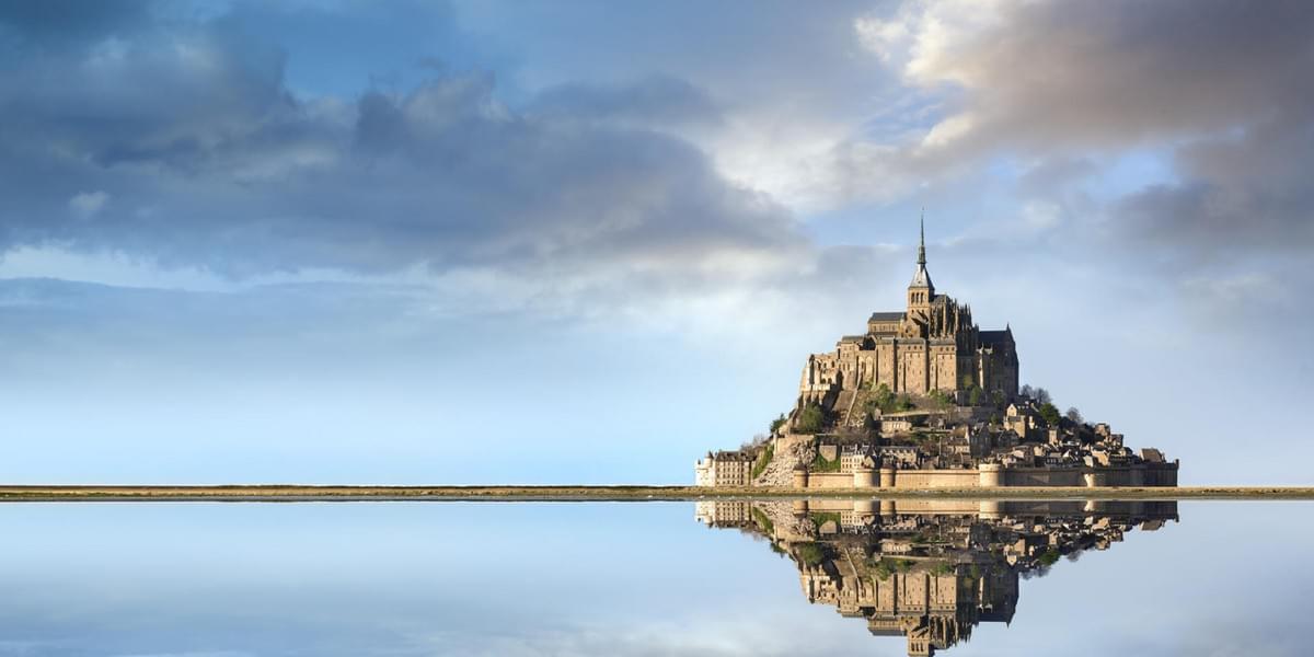 Lille est à 515 km du Mont Saint-Michel Lille est à 515 km du Mont Saint-Michel