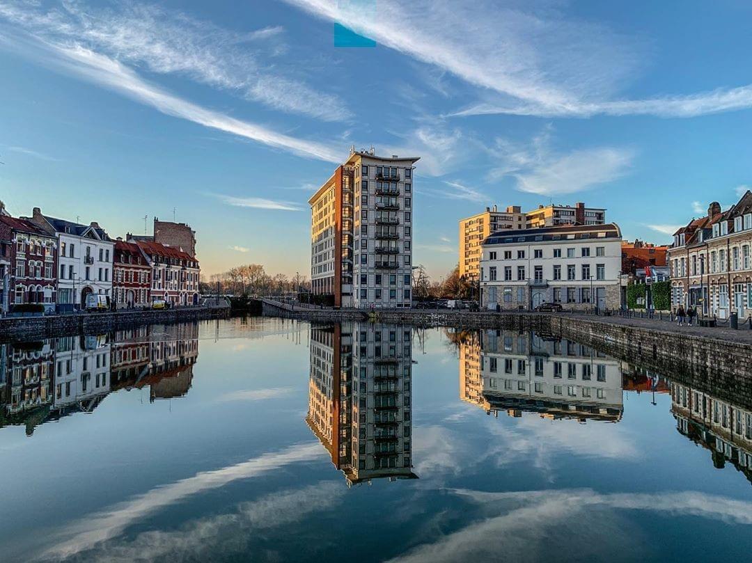 quai du wault lille bassin reflet de la grande tour quai du wault lille bassin reflet de la grande tour