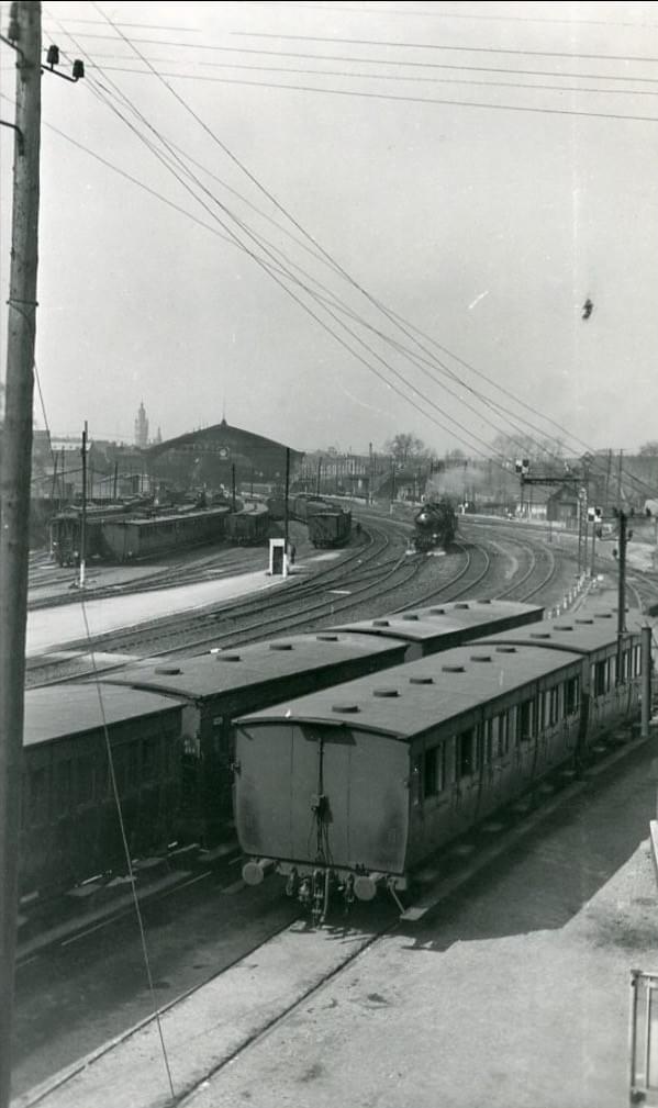 lille photo de prosper capin, 16 avril 1934 : la gare Lille Flandres accueille déjà un trafic très important lille photo de prosper capin, 16 avril 1934 : la gare Lille Flandres accueille déjà un trafic très important