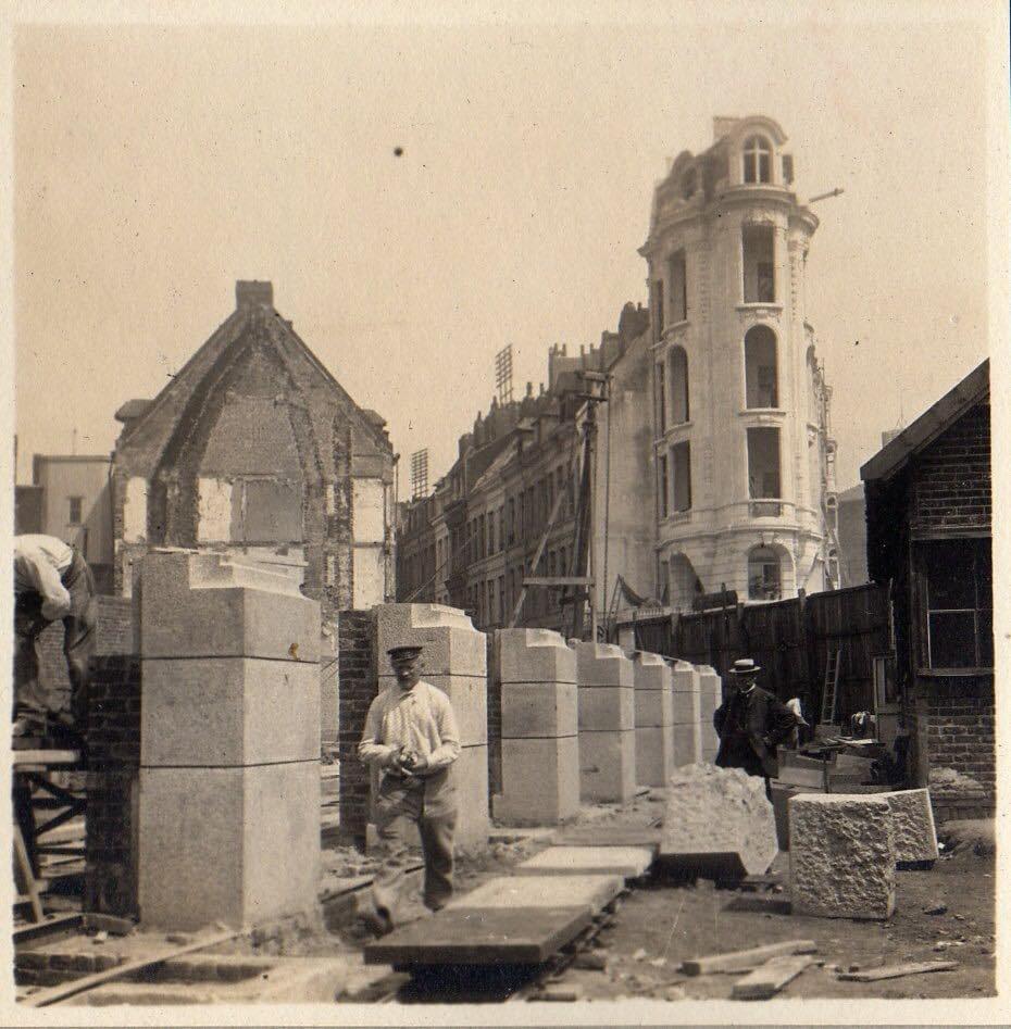 immeuble proue et chambre de commerce en travaux en 1911 à Lille beffroi cci immeuble proue et chambre de commerce en travaux en 1911 à Lille beffroi cci
