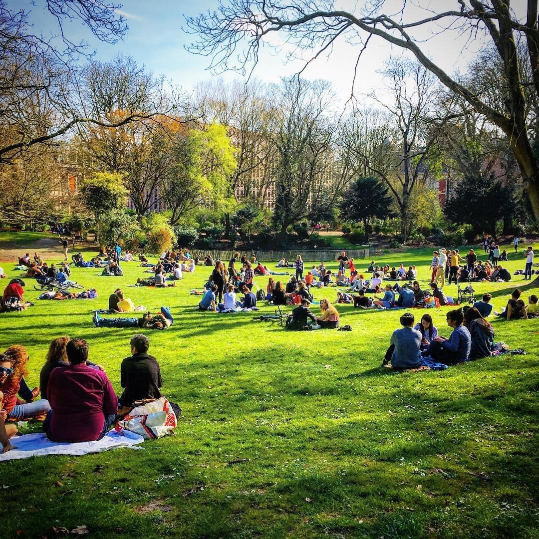 un lieu de pique nique pour les étudiants Jardin Vauban à Lille un lieu de pique nique pour les étudiants Jardin Vauban à Lille