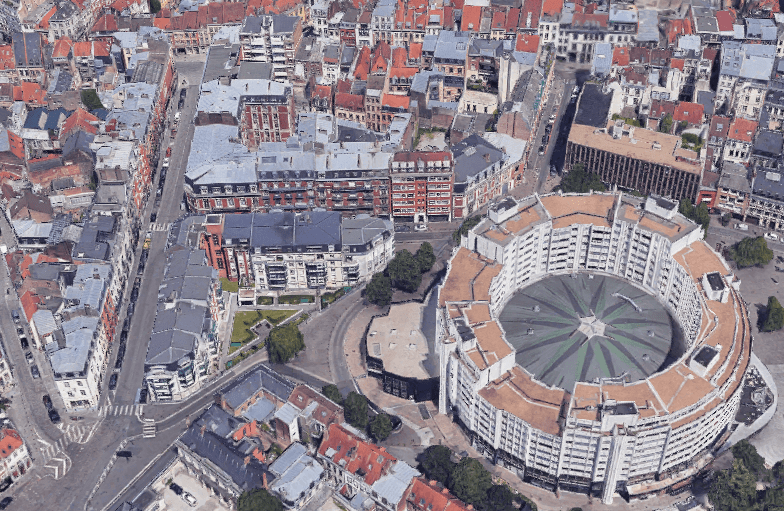 Lille Rue de la chambre des comptes : cette petite rue discrète relie le Nouveau Siècle à la rue Thiers. Elle est dans le coeur historique de Lille et, comme l'avenue du Peuple Belge, elle a été créée suite au recouvrement d'un des canaux historiques de Lille. Lille Rue de la chambre des comptes : cette petite rue discrète relie le Nouveau Siècle à la rue Thiers. Elle est dans le coeur historique de Lille et, comme l'avenue du Peuple Belge, elle a été créée suite au recouvrement d'un des canaux historiques de Lille.