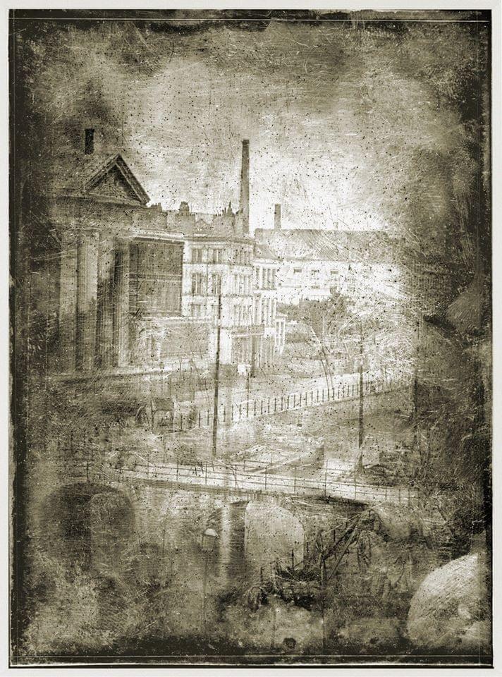 La plus ancienne photo de Lille date de 1840 et représente le palais de justice La plus ancienne photo de Lille date de 1840 et représente le palais de justice