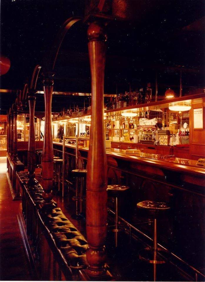 Lille Vegastore Vega store : photo du pub et de son bar luxueux Lille Vegastore Vega store : photo du pub et de son bar luxueux