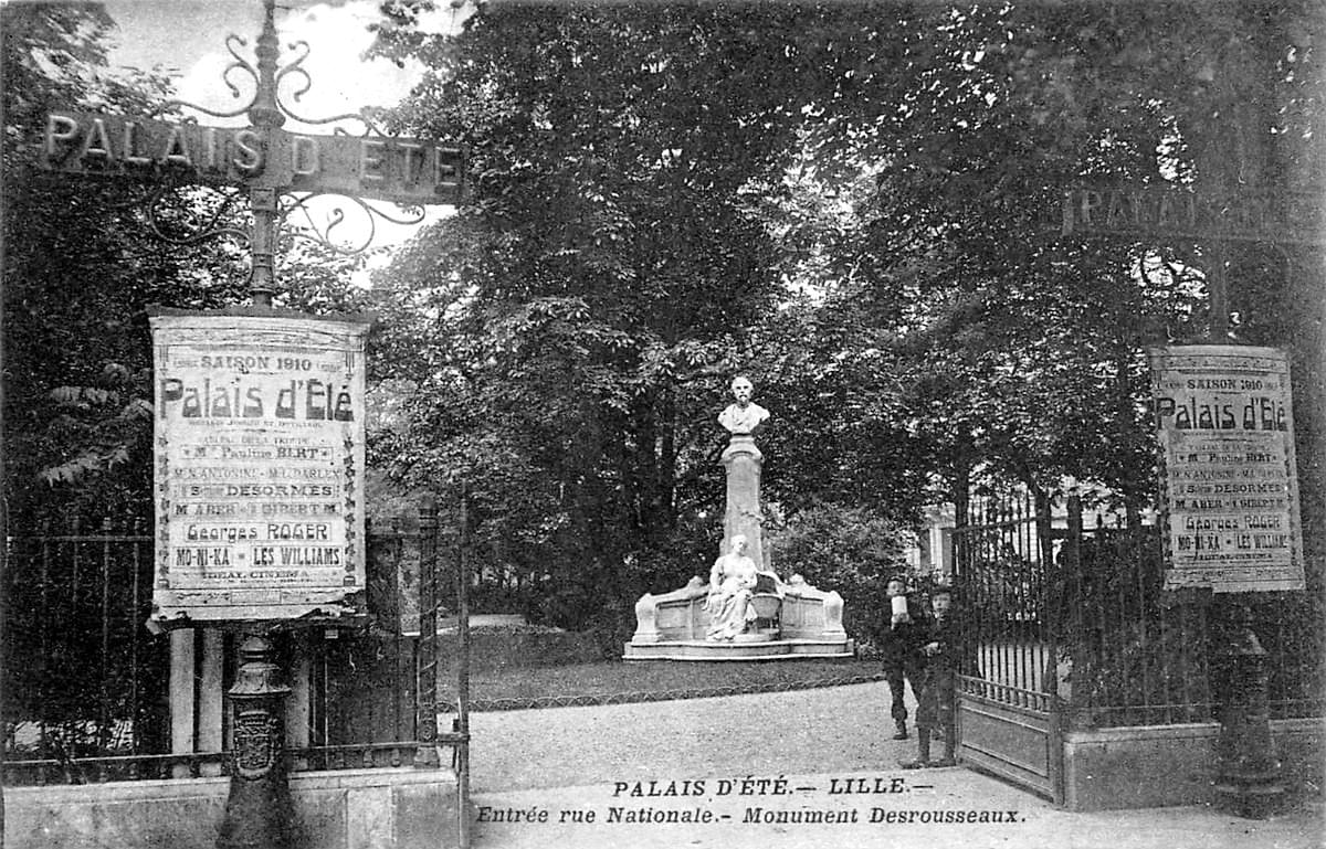 Lille rue nationale entrée du Palais d'été avec un accès direct à la statue du petit quinquin Lille rue nationale entrée du Palais d'été avec un accès direct à la statue du petit quinquin
