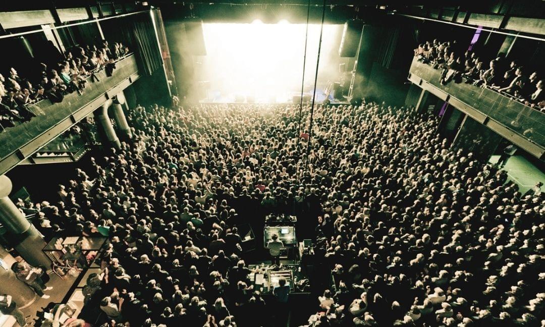 aeronef à Lille : la fosse vu du dessus pendant un concert aeronef à Lille : la fosse vu du dessus pendant un concert