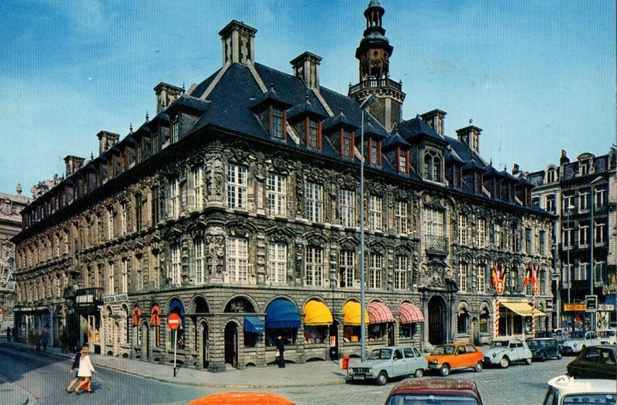 lille la vieille bourse avec voiture années 70 80 lille la vieille bourse avec voiture années 70 80