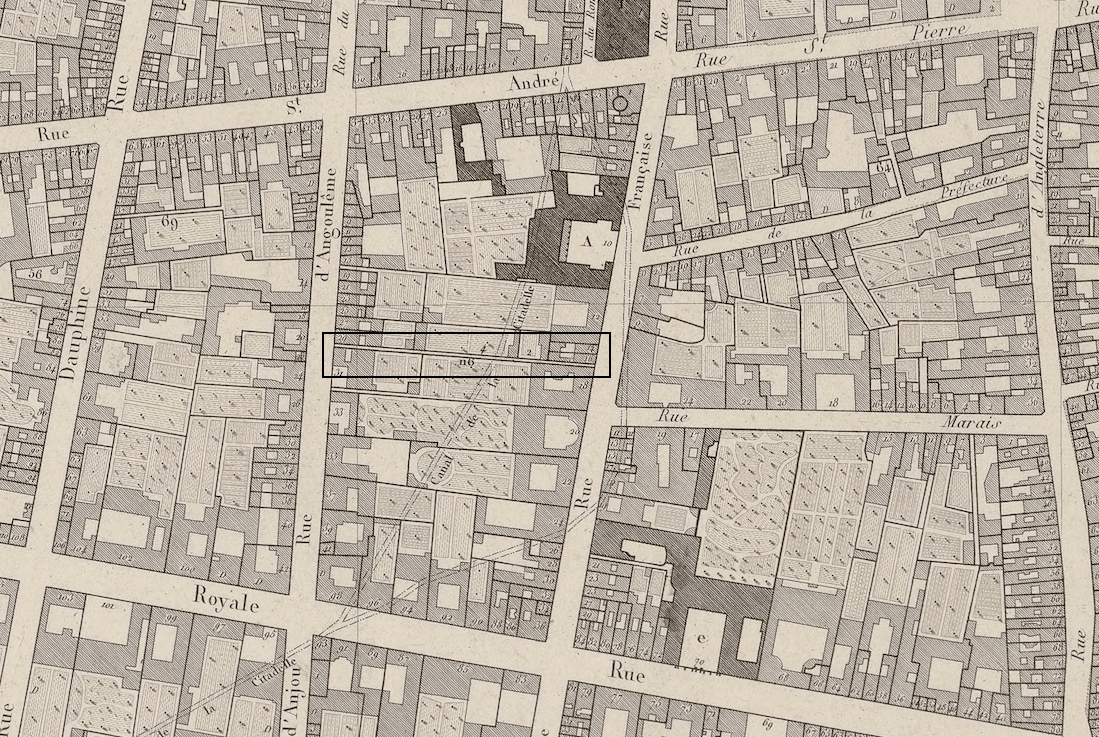 Lille - passage des trios anguilles - Plan du quartier de 1820. Le passage des Trois Anguilles existe et permet de relier rapidement la rue d'Angoulême (actuellement rue Voltaire) à la rue Française (actuelle rue Négrier) Lille - passage des trios anguilles - Plan du quartier de 1820. Le passage des Trois Anguilles existe et permet de relier rapidement la rue d'Angoulême (actuellement rue Voltaire) à la rue Française (actuelle rue Négrier)