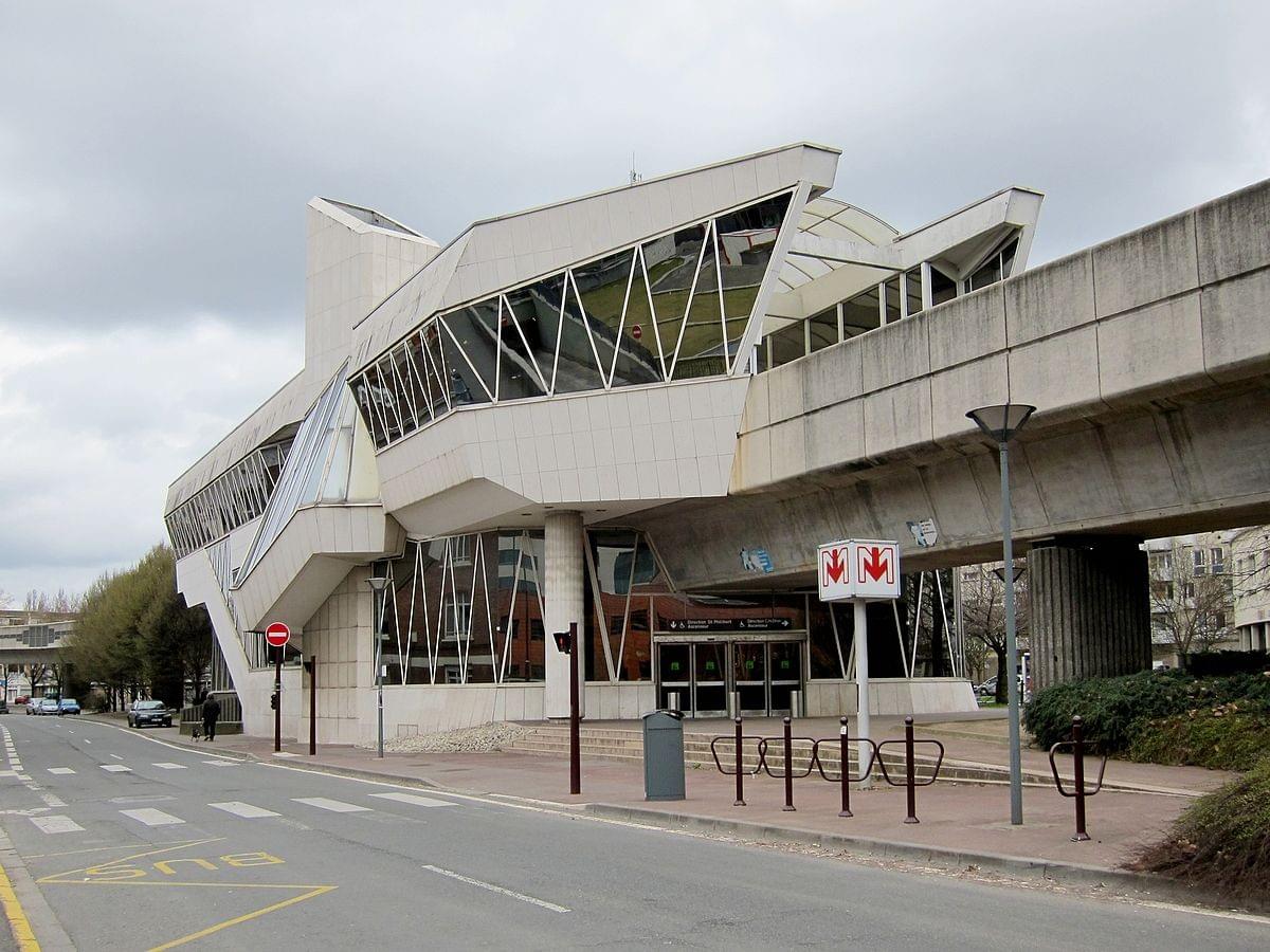 Lille porte de valenciennes station de metro Lille porte de valenciennes station de metro