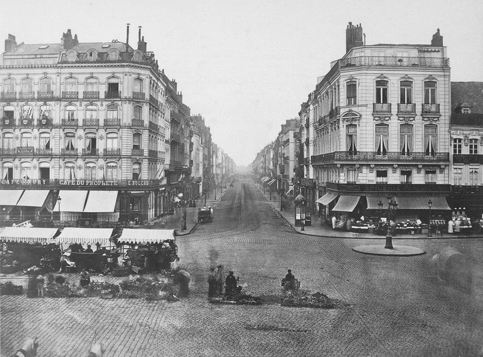 Lille rue nationale vue depuis la grand place Lille rue nationale vue depuis la grand place