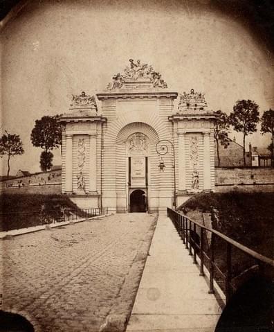 Lille porte de paris photo de la porte permettant d'accéder à Lille à l'époque des remparts et fortifications Lille porte de paris photo de la porte permettant d'accéder à Lille à l'époque des remparts et fortifications