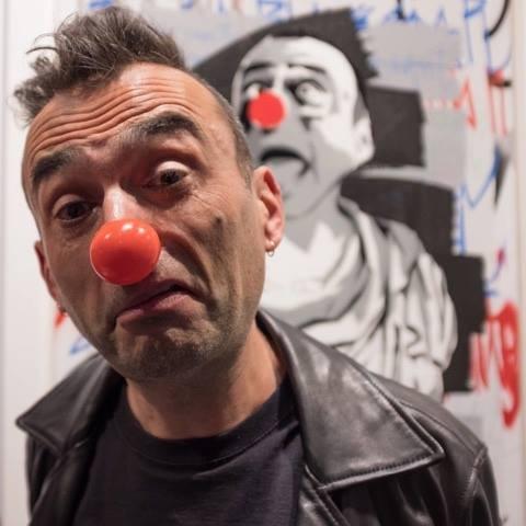 photo portrait de mimi the clown street art lille photo portrait de mimi the clown street art lille