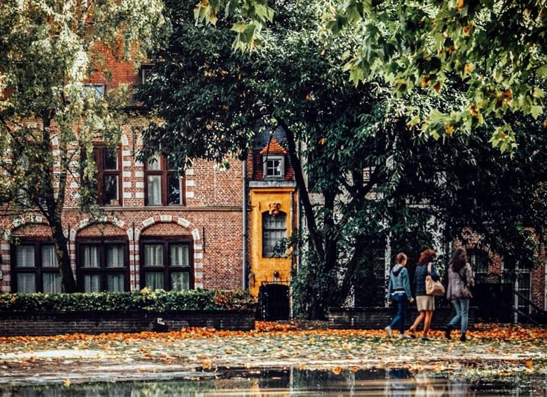 lille place gilleson maison jaune par baba_sam lille place gilleson maison jaune par baba_sam