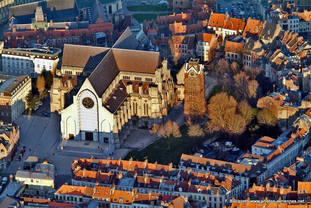 vue aerienne du campanile saint nicolas de la cathédrale de la treille de Lille vue aerienne du campanile saint nicolas de la cathédrale de la treille de Lille