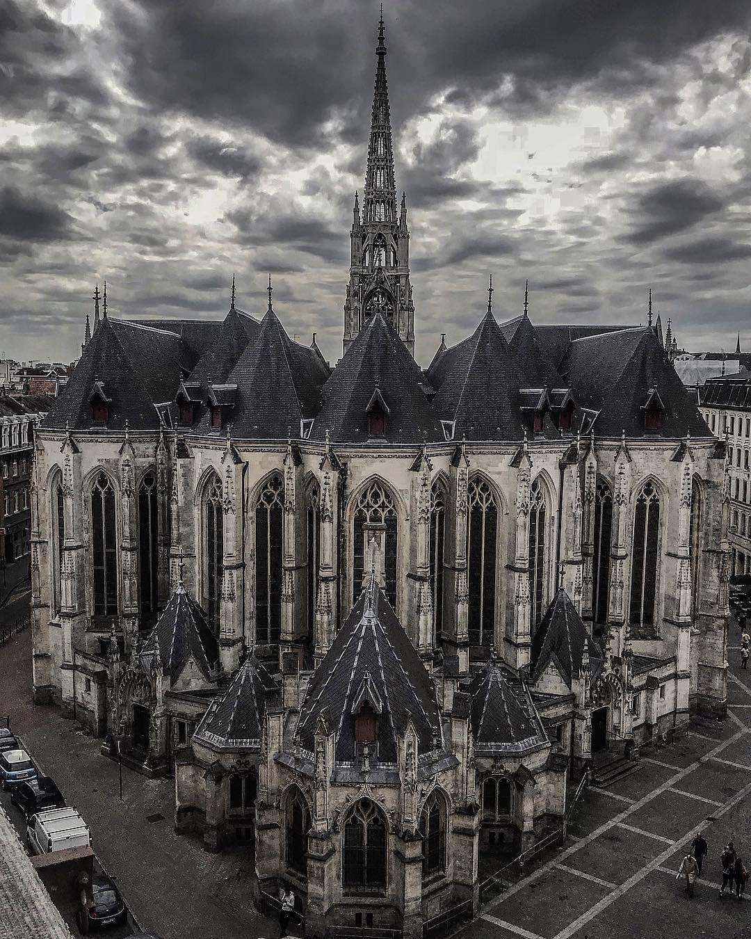 Lille L'incroyable église Saint-Maurice vue par l'arrière Lille L'incroyable église Saint-Maurice vue par l'arrière