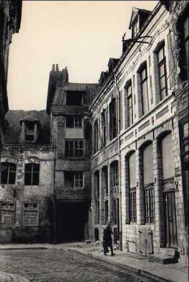 la place aux oignons à lille entrée de la cour à fiens la place aux oignons à lille entrée de la cour à fiens